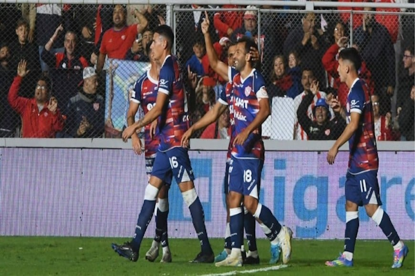 A Unión le faltó efectividad para sacar una merecida diferencia en el arco de Newell ´s