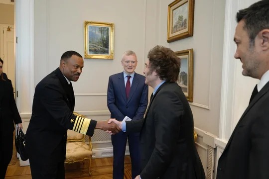 Milei recibió al jefe del Comando Sur de Estados Unidos para reforzar la cooperación militar