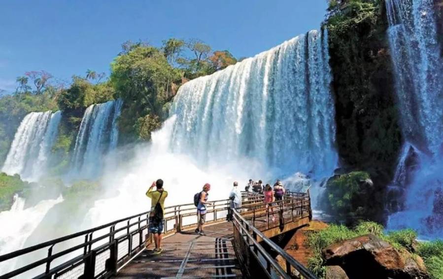 El fin de semana largo movilizó a más de un millón de turistas en todo el país