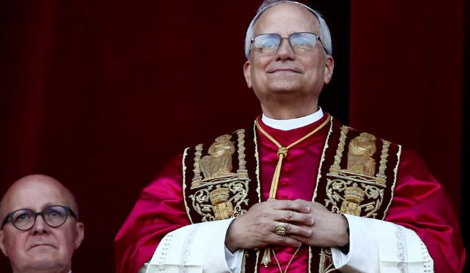 El estadounidense Robert Prevost es el nuevo Papa y eligió el nombre de León XIV