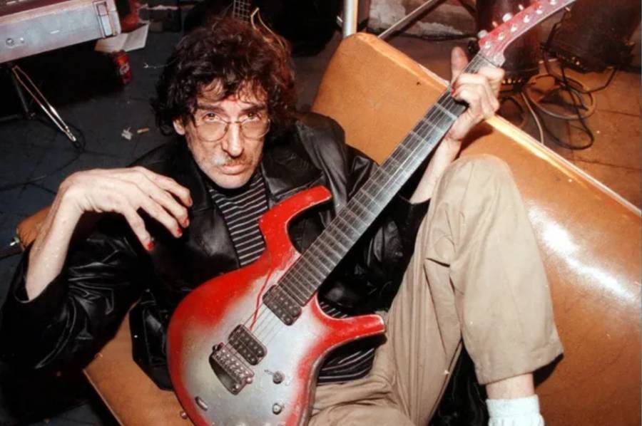 Charly García dejó su legado en la Caja de las Letras del Cervantes