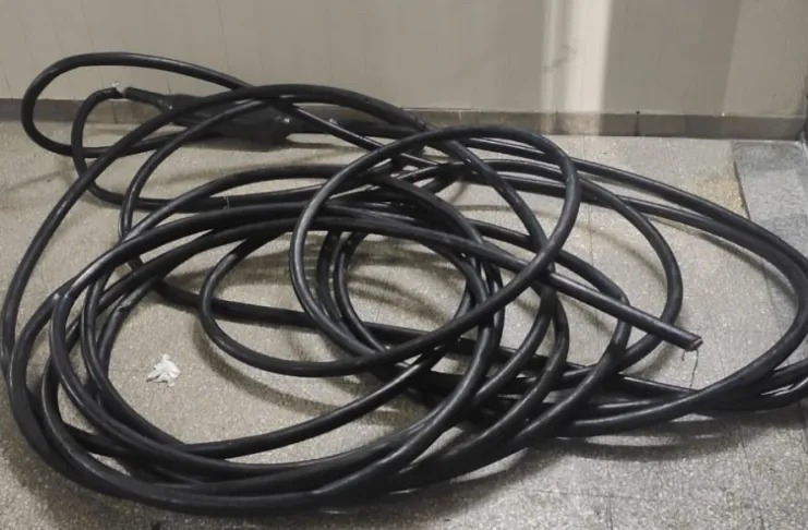 Millonario robo de cables del alumbrado público en Villa Ocampo