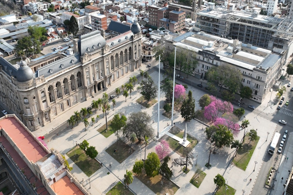 Intendentes radicales en línea con oferta provincial