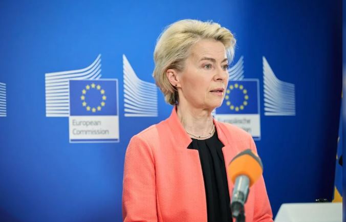 Von der Leyen criticó el bombardeo israelí contra una escuela en Gaza