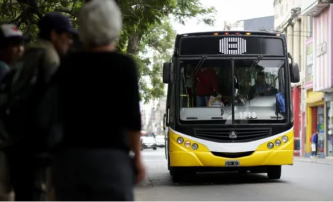 No habrá asambleas y el servicio de colectivos será normal este jueves en Santa Fe