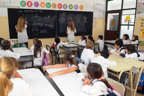 Último aumento salarial para los docentes santafesinos 