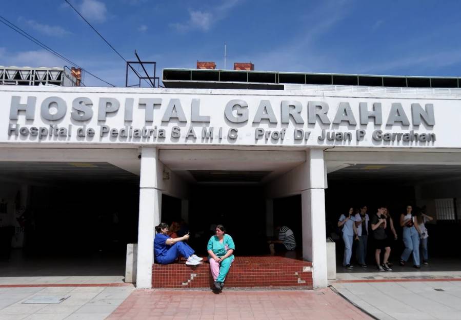 Los trabajadores del Garrahan denuncian amenazas del Gobierno y de las autoridades a los residentes