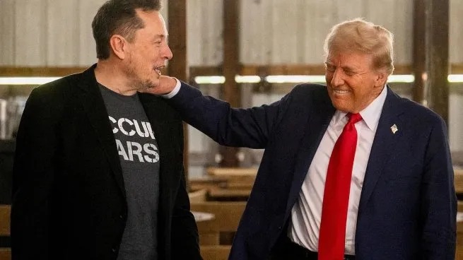 Trump amenaza con revisar los contratos con empresas de Elon Musk y escala la tensión con el magnate