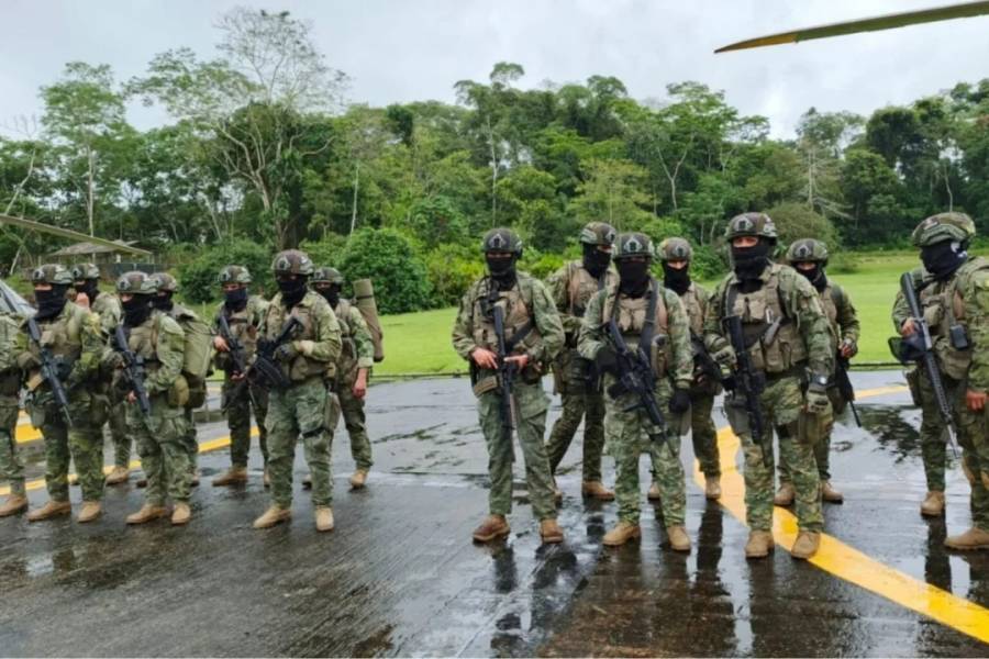 Ecuador incrementó un 30% su presencia militar en la frontera con Colombia