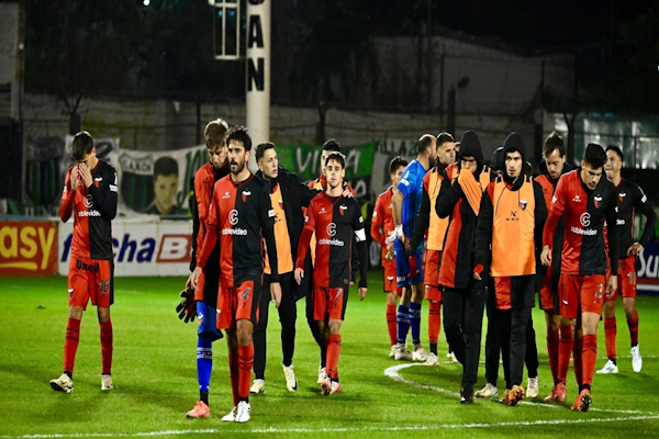 Nueva derrota sabalera: Colón sigue intentando... pero no arranca