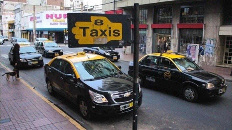 Debutaron los taxis con tarifa única para 