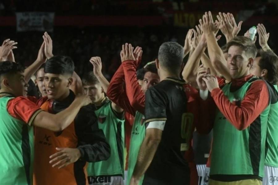 Colón enfrenta a Almirante con el regreso del Pulga Rodríguez