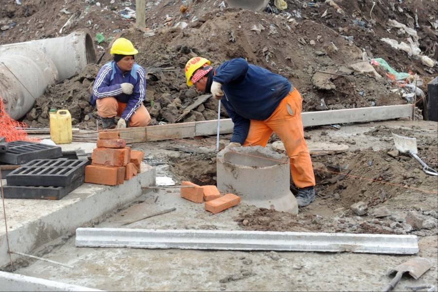 Se licitó la obra de cordón cuneta que beneficiará a 90 familias