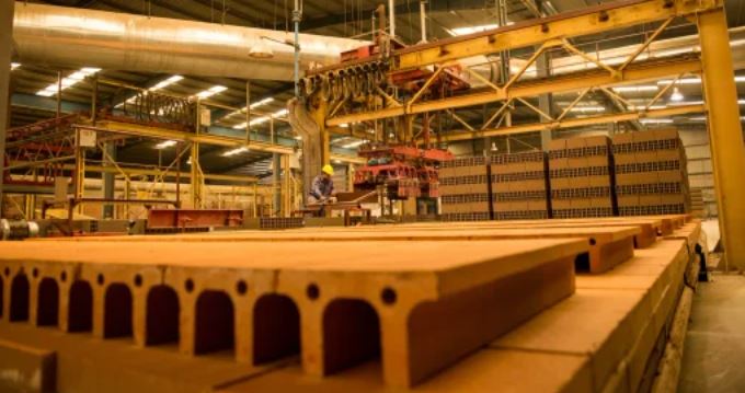 La actividad industrial creció 12%, pero sigue debajo de los niveles de 2023
