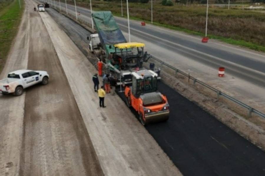 Comienzan los desvíos por trabajos en el tercer carril en la autopista