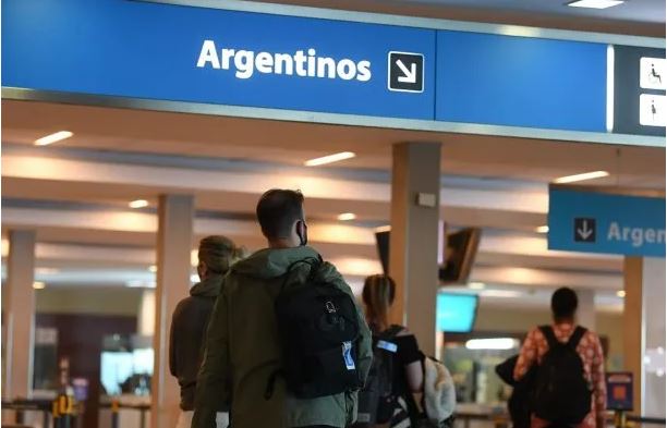 El Gobierno otorgará la ciudadanía argentina a extranjeros que hagan grandes inversiones en el país