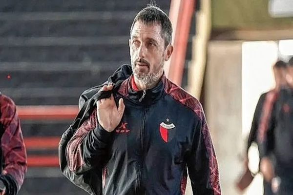 Así Colón oficializó la salida de Minella