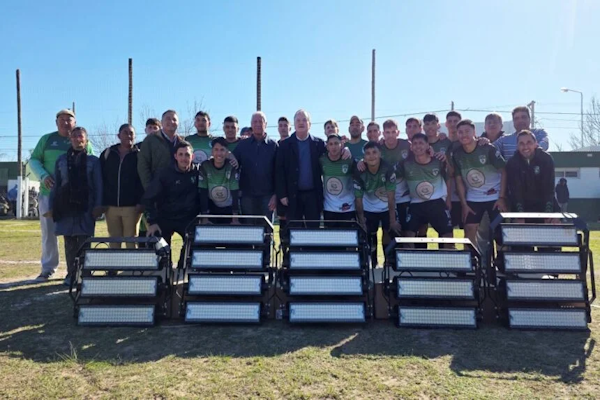 Entrega de nuevas luminarias led para la Escuela de Deportes 