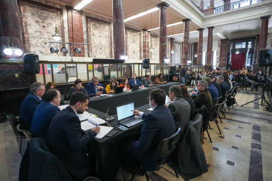 La Comisión Redactora trabaja en el texto definitivo de la Nueva Constitución