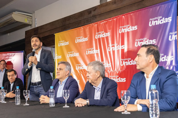 Tensión con gobernadores: Milei lanza campaña nacional