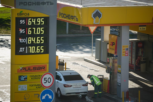 Rusia: el aumento de la gasolina golpea a los consumidores