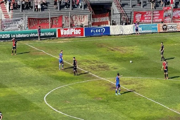 Colón no reacciona, perdió con Talleres (RE) y sigue en la pelea por la permanencia