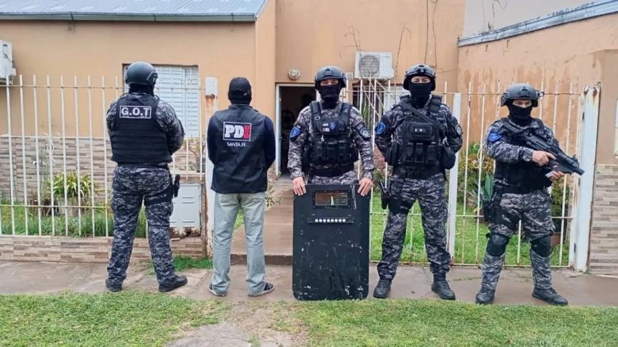 Investigan a un hombre por sacar créditos por 100 millones de pesos a nombre de sus novias