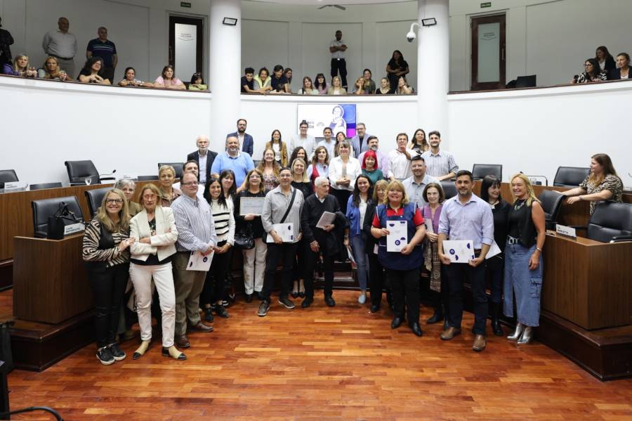 El Concejo otorgó la Distinción Marta Samatan a la trayectoria educativa