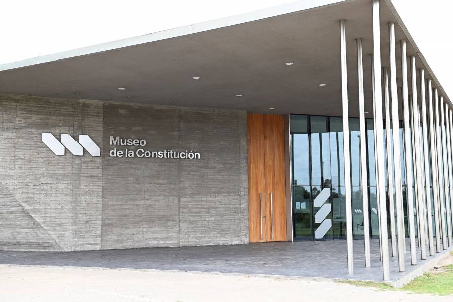 El 2 de octubre será la jura de la Constitución