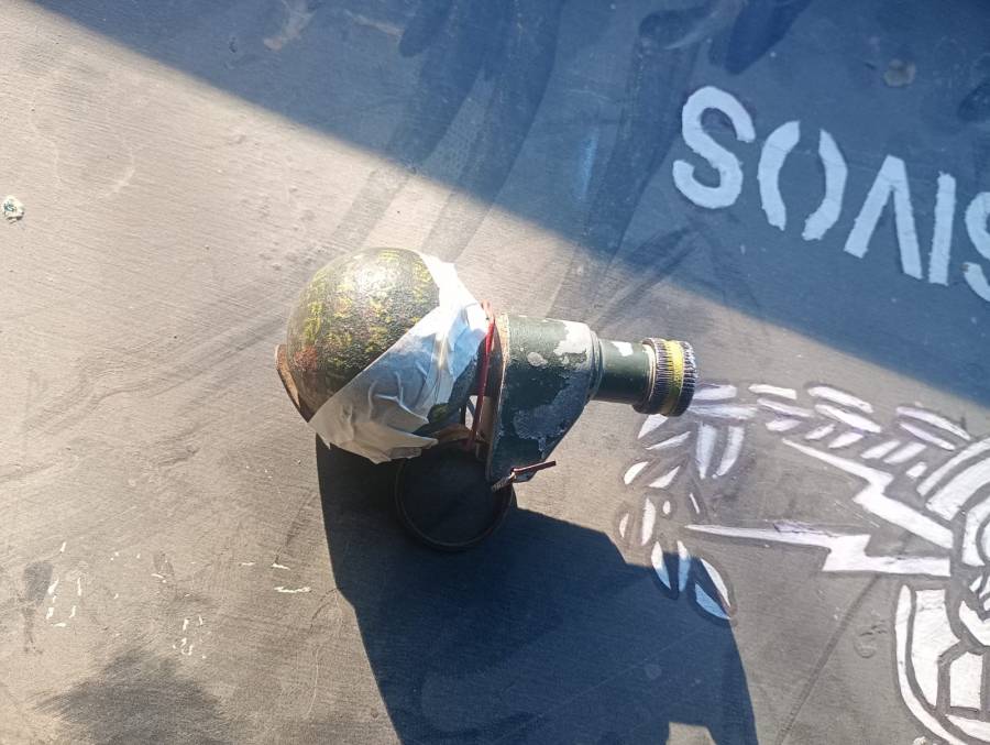 Un barrendero encontró una granada en plena calle