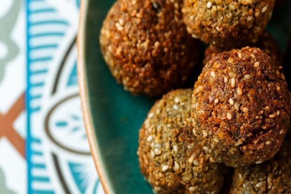 Bombas de espinaca rellenas, al horno o en freidora de aire