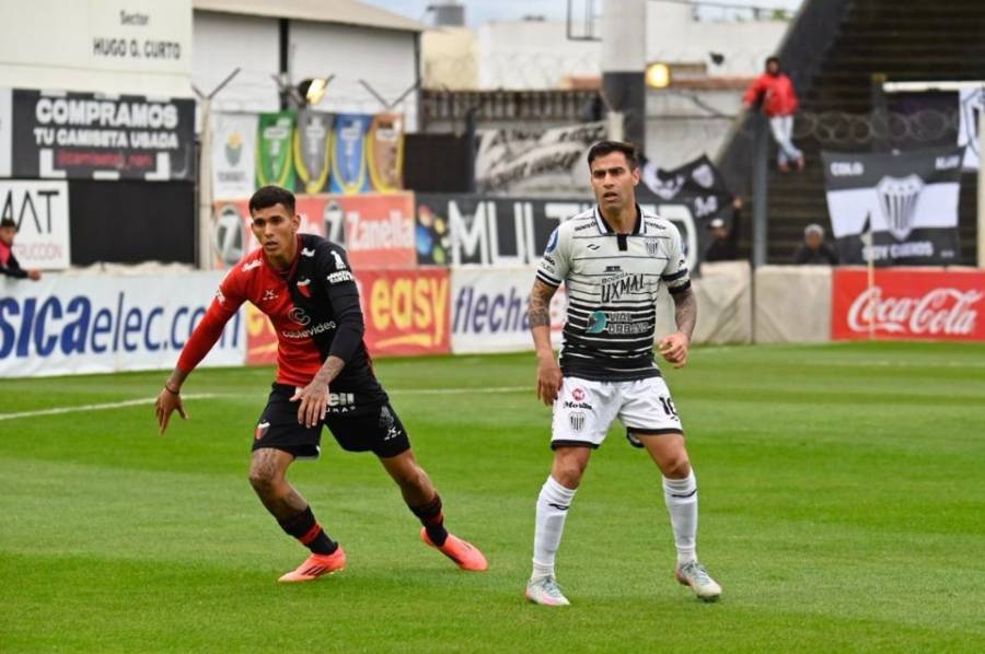 Colón volvió a jugar mal, perdió con Estudiantes (BA) y se desangra