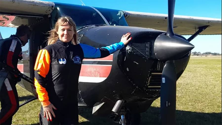 Una mujer murió durante un salto en paracaídas en Miramar: el equipo no se abrió