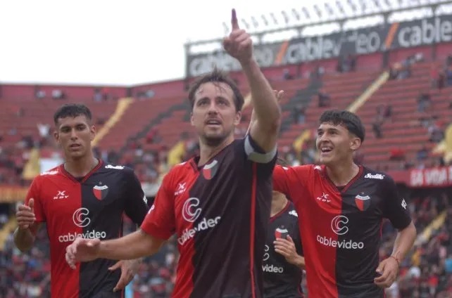 Con gol de Bernardi, Colón le ganó al CADU en la despedida