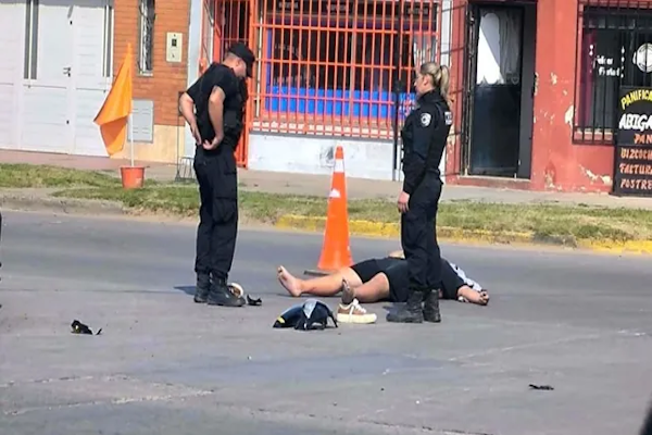 Accidente fatal: murió un motociclista al chocar con un camión 