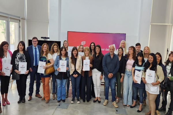 Provincia entregó más de 261 millones a 21 escuelas del departamento Rosario 