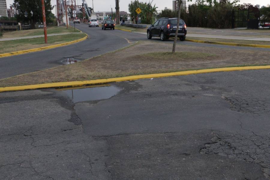 Trabajos de bacheo en la Rotonda de la Mujer: habrá cortes y desvíos de tránsito
