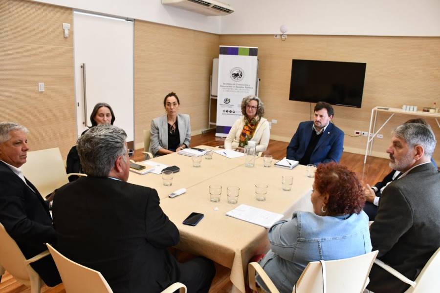 La Defensoría del Pueblo trabaja junto al Iapos para mejorar el servicio a los afiliados