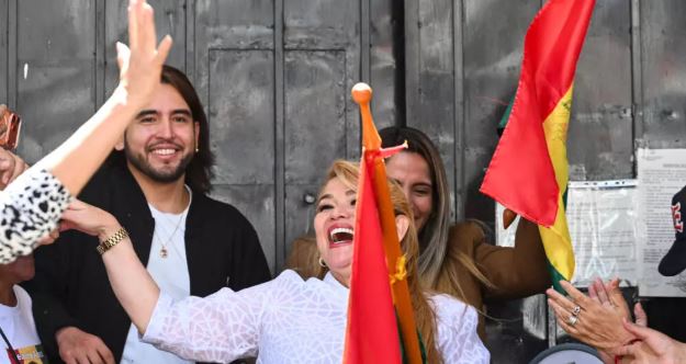 La expresidenta boliviana Jeanine Áñez queda en libertad tras cuatro años de cárcel por la crisis de 2019