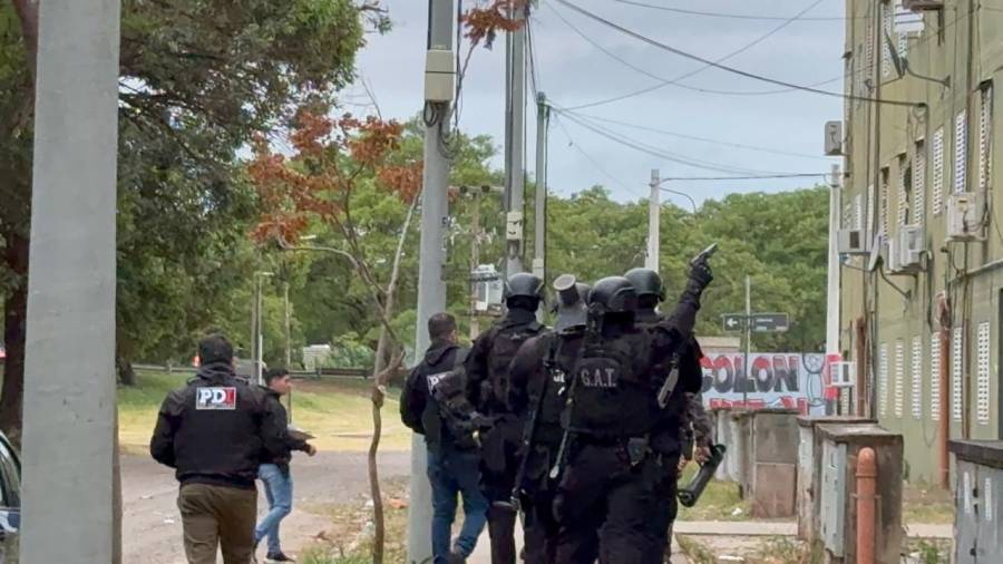 La PDI realizó 128 allanamientos en el departamento La Capital