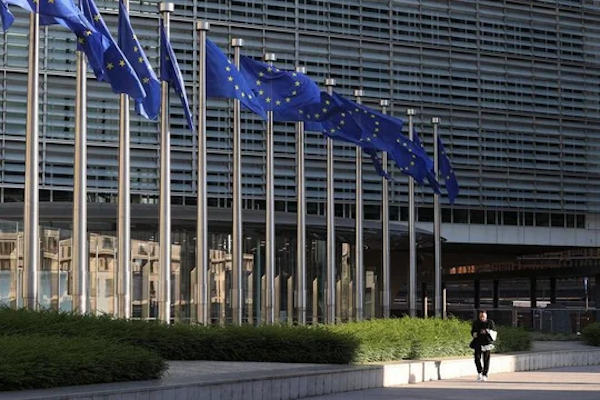 China espera que la UE sirva un entorno justo para sus empresas