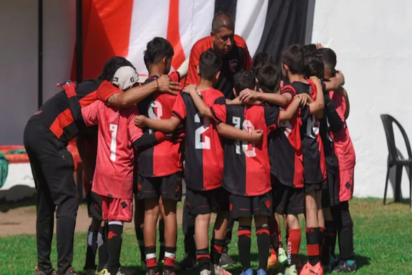 Newell ´s: las formativas no entrenan por deuda con los profesores