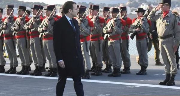 Francia evalúa crear un servicio militar voluntario para reforzar la defensa francesa ante la amenaza rusa