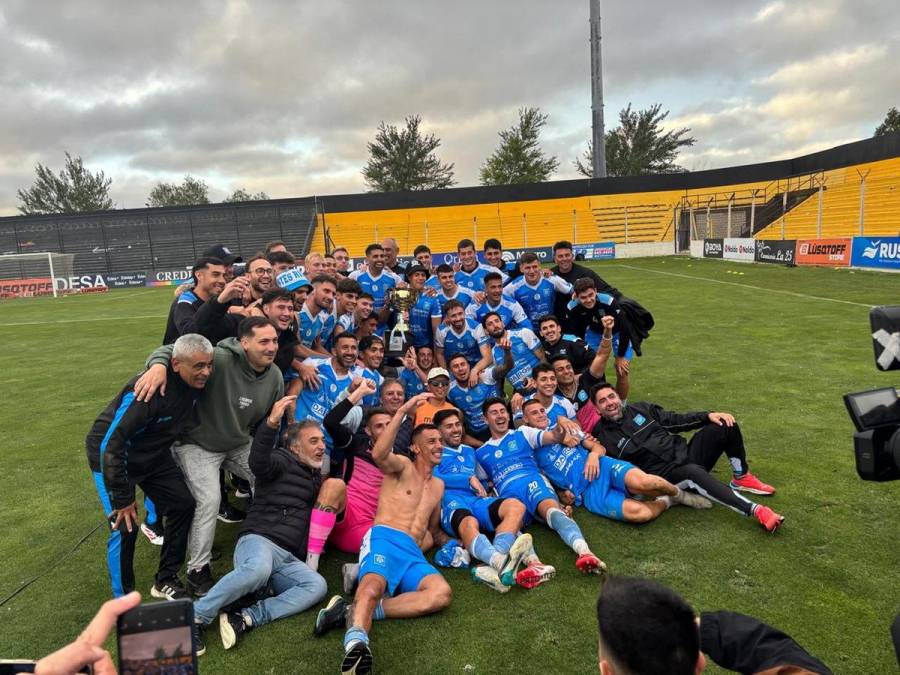 Estudiantes de Río Cuarto ascendió y será el cuarto equipo cordobés en Primera