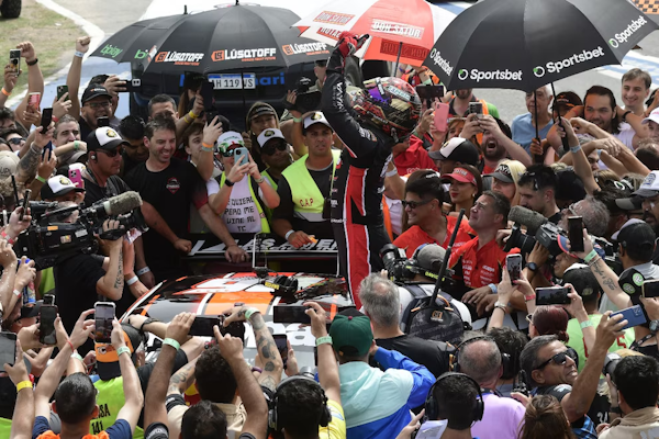 Agustín Canapino es quíntuple campeón de TC