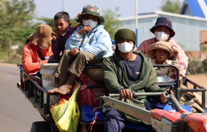 Camboya: masivo éxodo de ciudadanos ante combates fronterizos con Tailandia