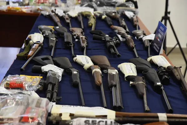 Nueve imputados por proveer al circuito ilegal 142 armas de fuego 
