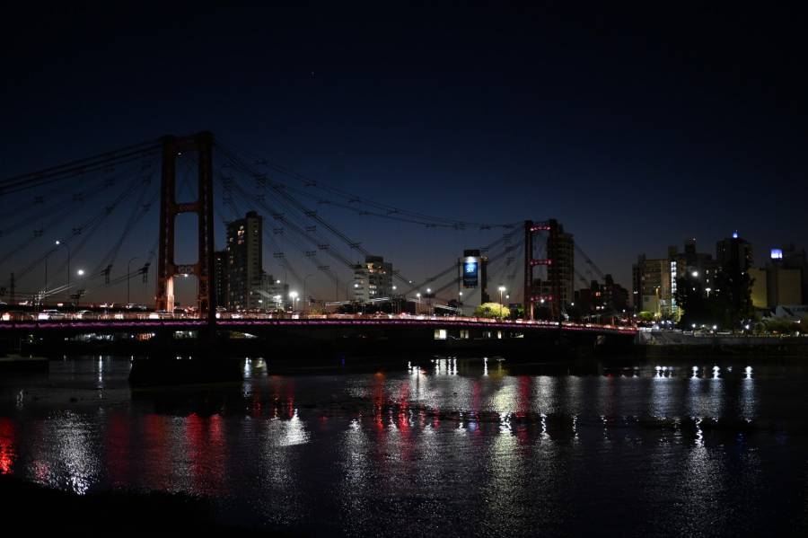 Avanza la refuncionalización de la luminaria del Puente Colgante 