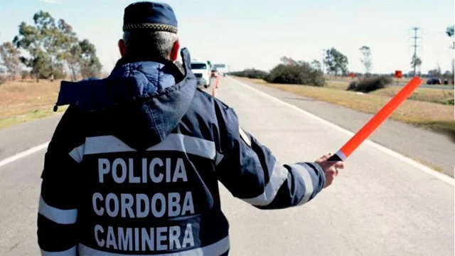 Córdoba: un conductor embistió y mató a una joven policía en un retén en la Ruta 9
