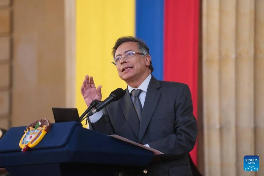 Colombia decreta un aumento histórico del 23,7 % en el salario mínimo para 2026